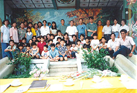 ベトナム　身体障害児四地区教育センター